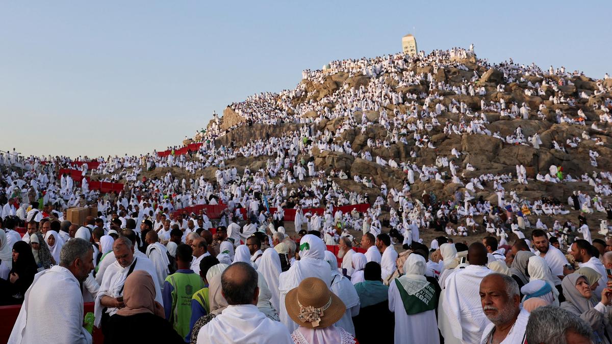 Airfare hike of ₹10,000 for Haj pilgrims draws criticism