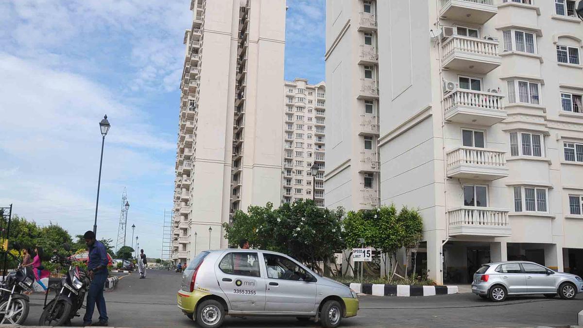 Fake ED officials ‘raid’ DLF Farms resident, attempt to extort ₹5 crore