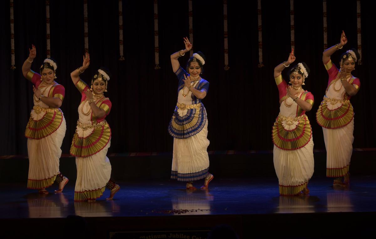 Gopika Varma and students of her dance school Dasyam performing at Sri Krishna Utsavam 2023 at Bharatiya Vidya Bhavan, Chennai.
