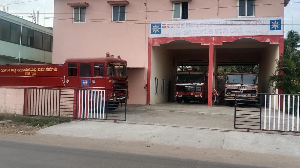 MLA urges government to provide fire extinguisher vehicles at Malpe fishing harbour immediately