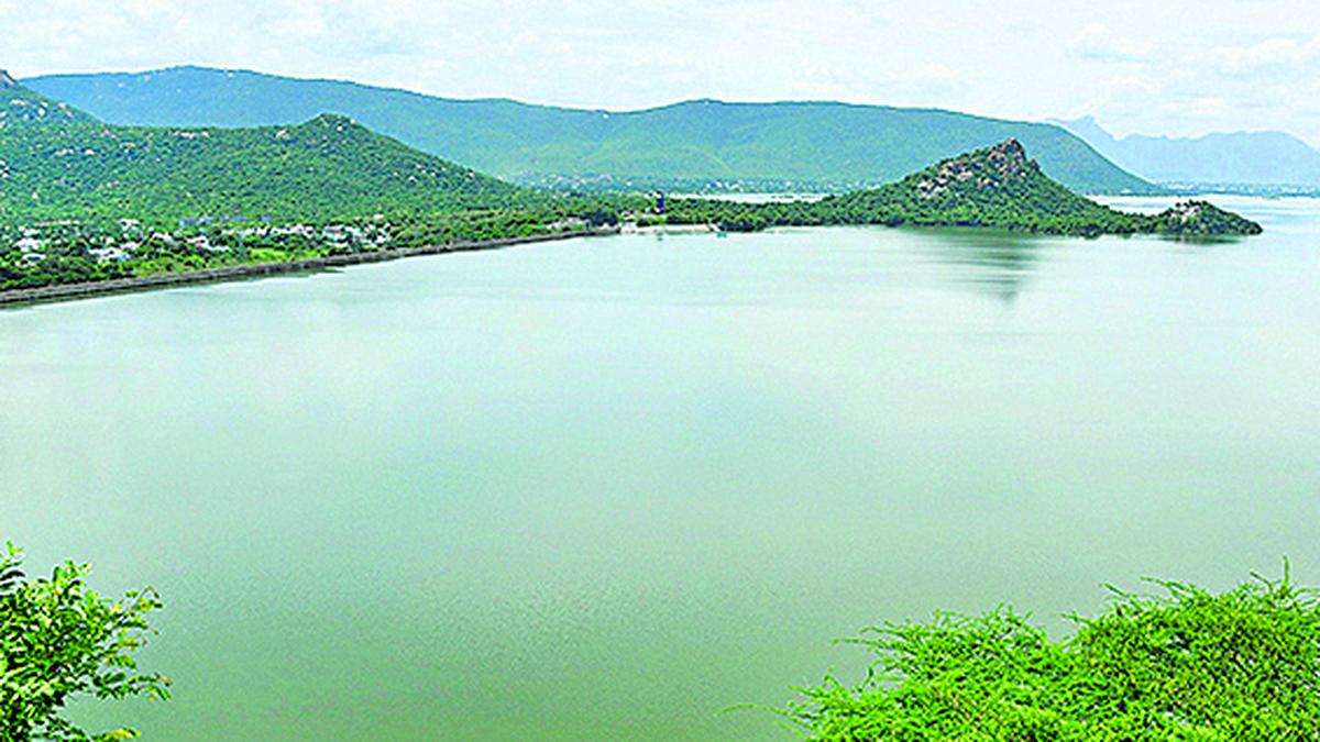 Water level stands at full capacity in Mettur Dam