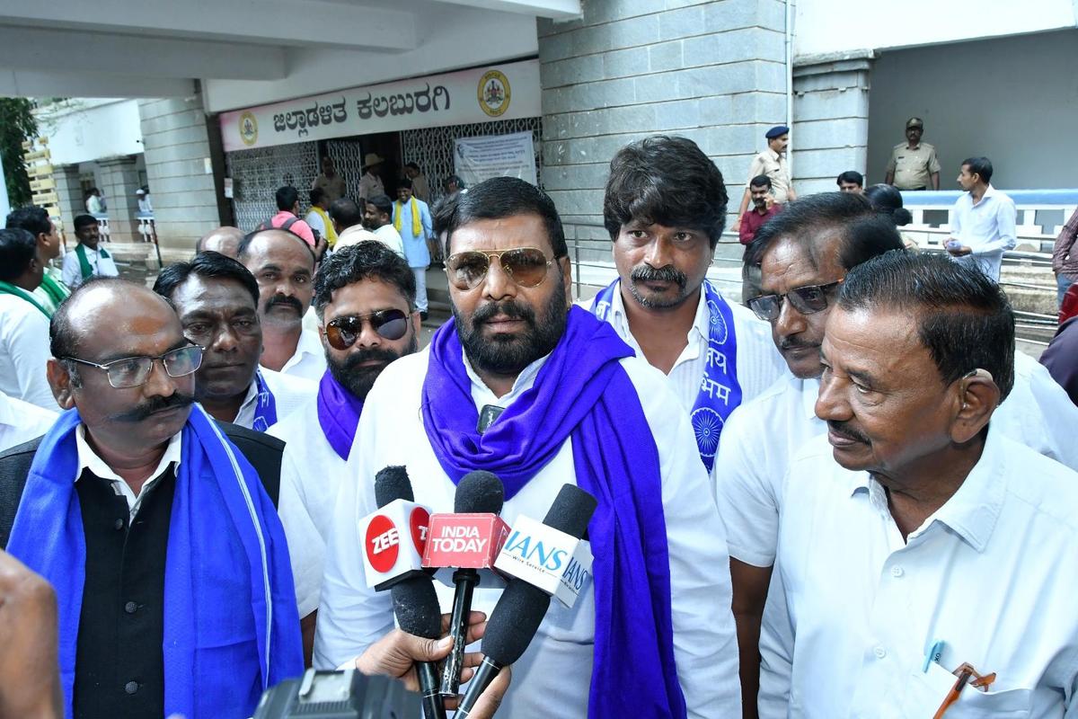 KALABURAGI (GULBARGA), KARNATAKA, 28-10-2025: Bhim Army State president SS Tawde speaking to media representatives outside the Deputy Commissioner's office in Kalaburagi after the peace meeting on. Tuesday. PHOTO: ARUN KULKARNI 