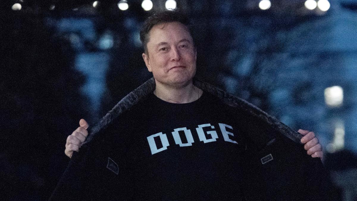 Elon Musk calls Senator Mark Kelly a ‘traitor’ over Ukraine support