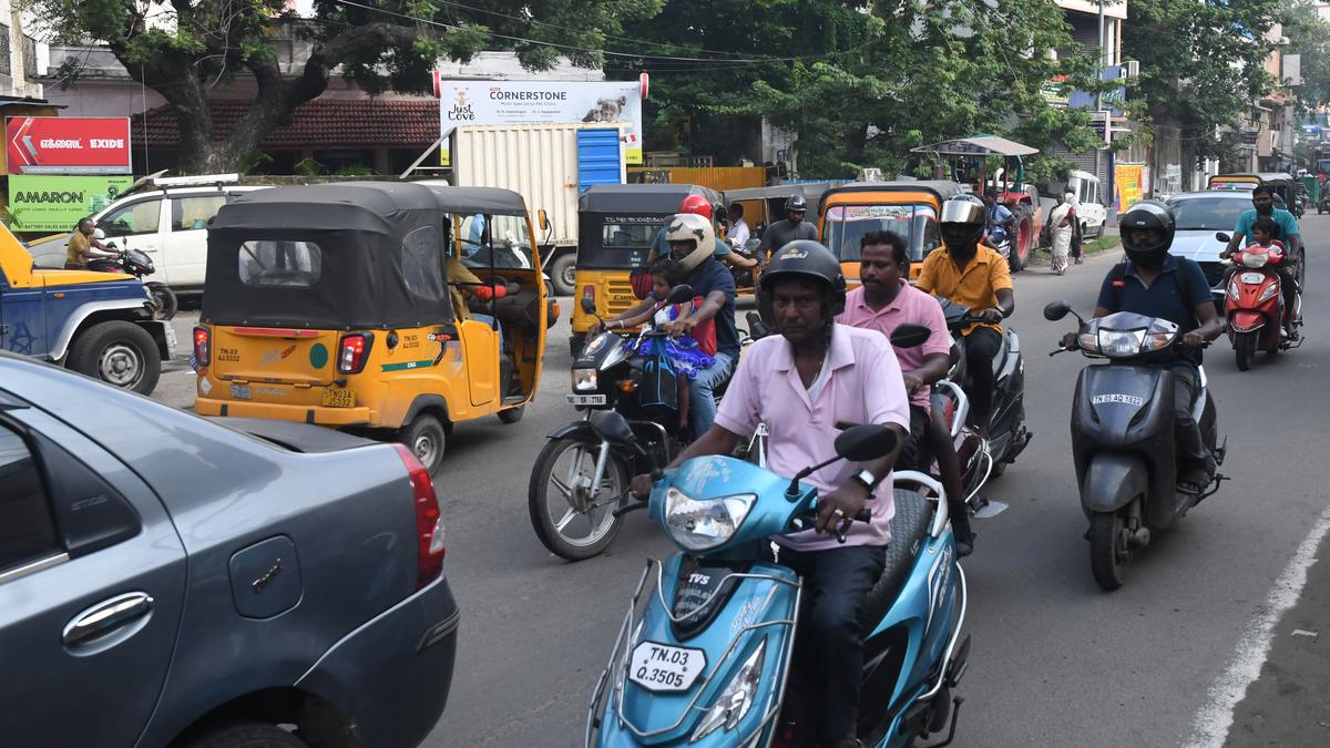 Traffic turns chaotic during school hours on Hunters Road in Chennai