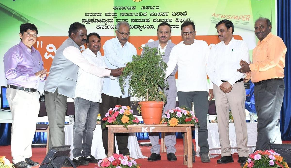 thehindu.com - The Hindu Bureau - The challenge is in adapting to technological changes, effectively using them, journalism students told