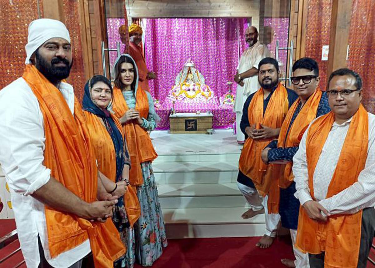 Actor Prabhas with Bollywood actress Kriti Sanon, director Om Raut and producer Bhushan Kumar visits Ram Temple to offer prayers prior to the teaser launch of their film ‘Adipurush’, in Ayodhya on Sunday, October 2, 2022.