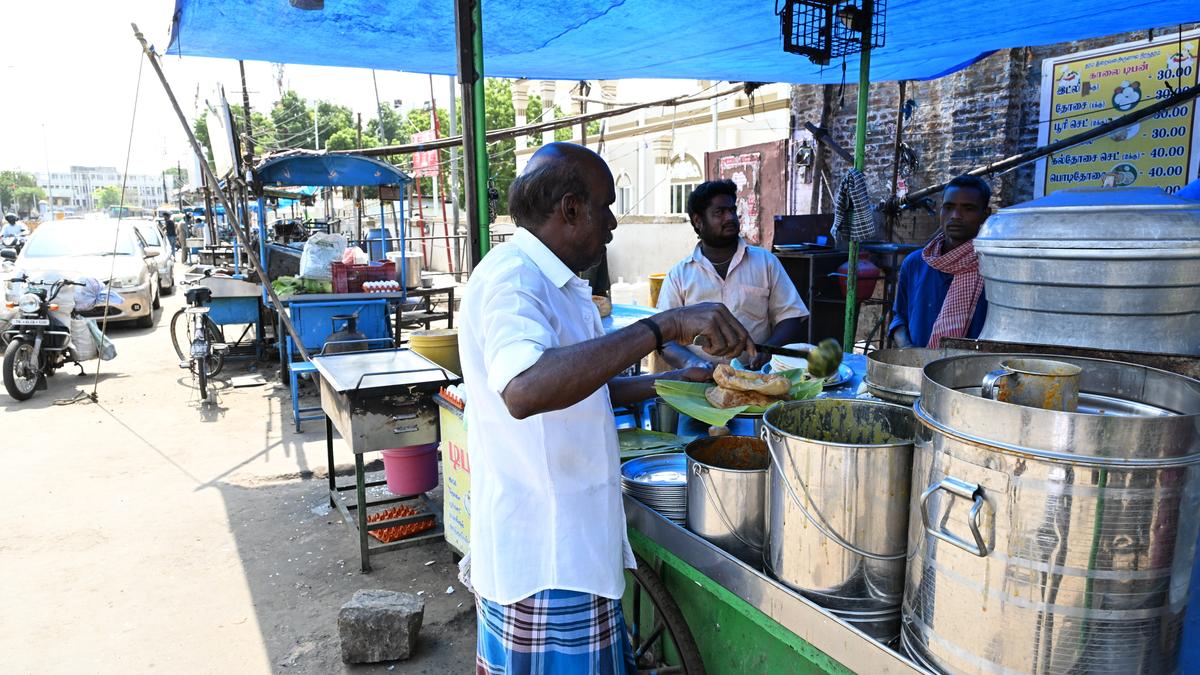 Encroachments persist around Central Bus Stand despite Tiruchi Corporation’s regular clearance drive