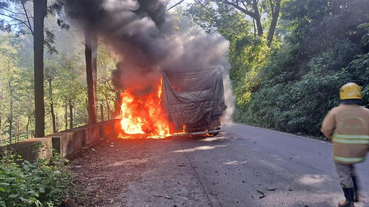 Fertiliser-laden lorry catches fire near Gudalur