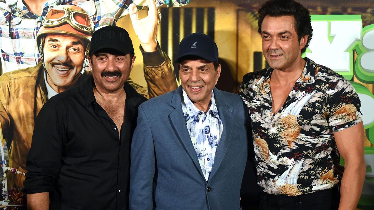 Deol family organises prayer meet for Dharmendra