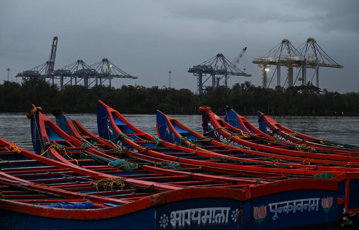 Fishermen have been asked not to venture into the sea due to bad weather conditions in the State. Fishing harbours are empty, and the Kalamukku harbour in Kochi is no exception. 