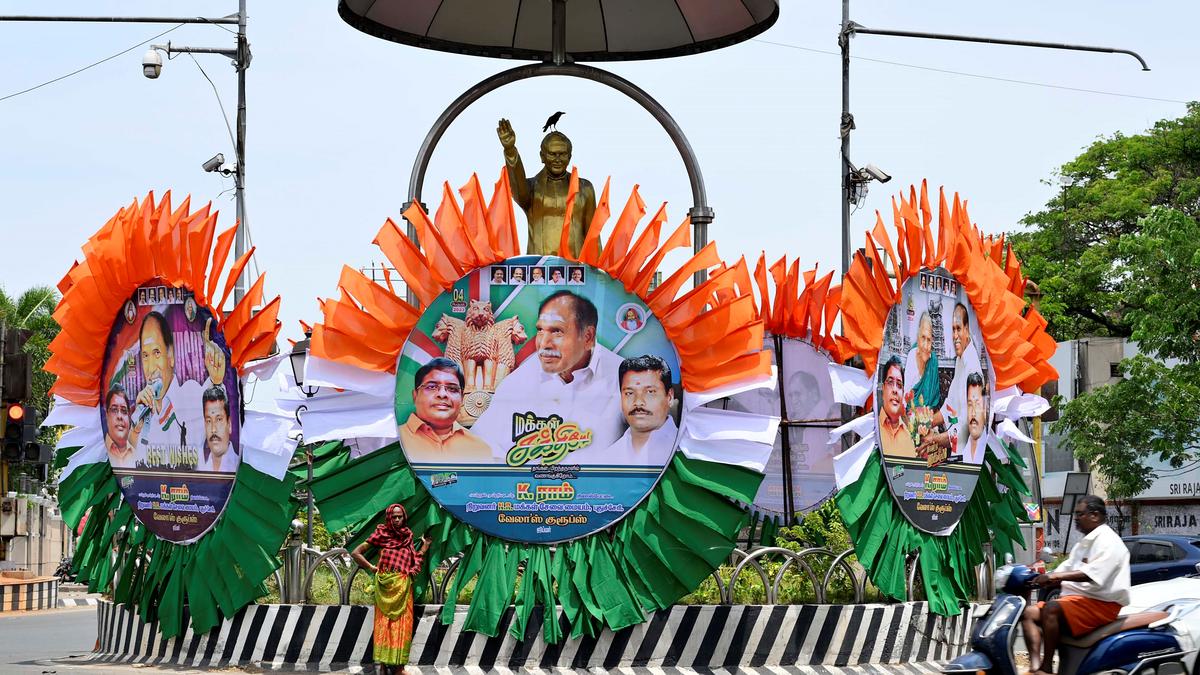 Puducherry administration&rsquo;s decision to withdraw helpline number to lodge complaints on illegal hoardings draws public ire