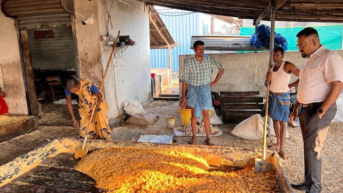 15 tonnes of white crystal sugar seized in Salem