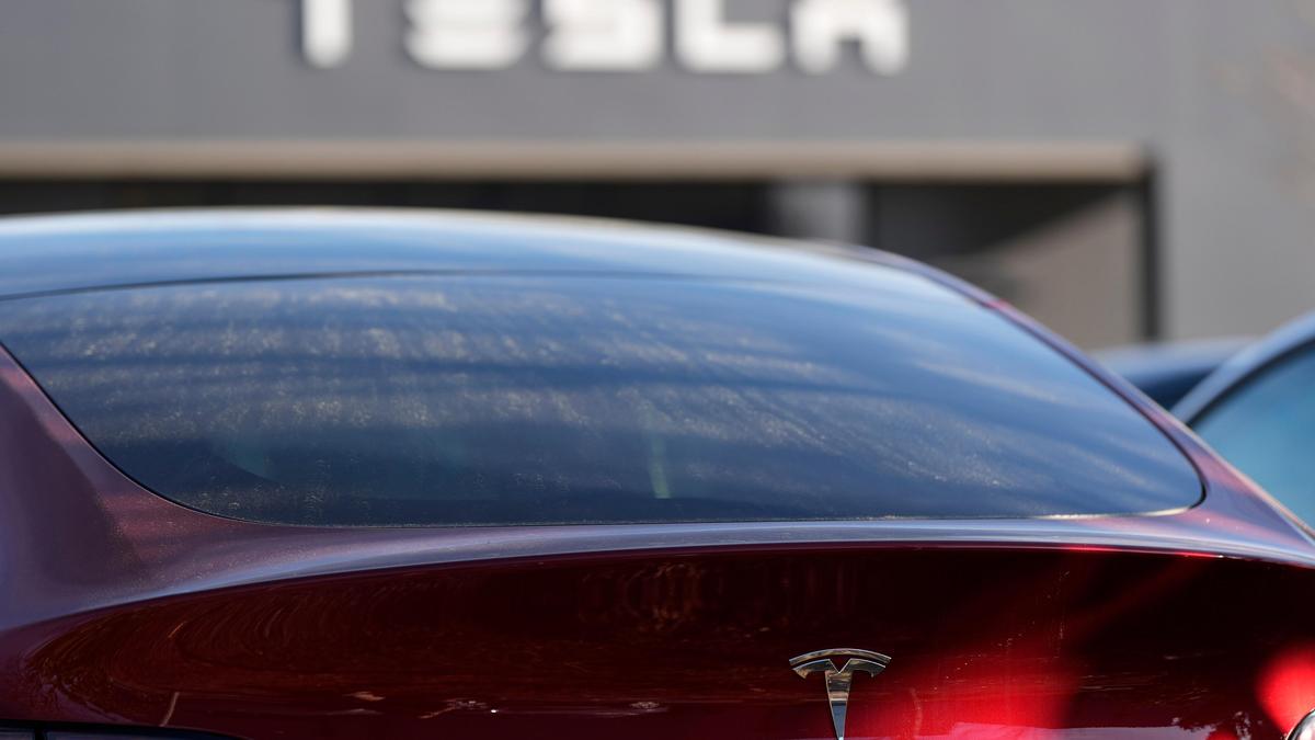 Tesla gaf meer tijd aan het Amerikaanse onderzoek naar zijn zelfrijdende technologie Tesla gaf meer tijd aan het Amerikaanse onderzoek naar zijn zelfrijdende technologie