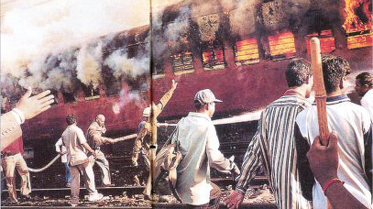 Godhra train burning case | SC to hear pleas of Gujarat govt, convicts on March 24