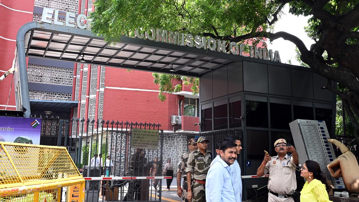 https://th-i.thgim.com/public/incoming/gyfhg0/article70071298.ece/alternates/LANDSCAPE_1200/ELECTION%20COMMISSION%20%20DELHI%202025_13_08_3.jpg