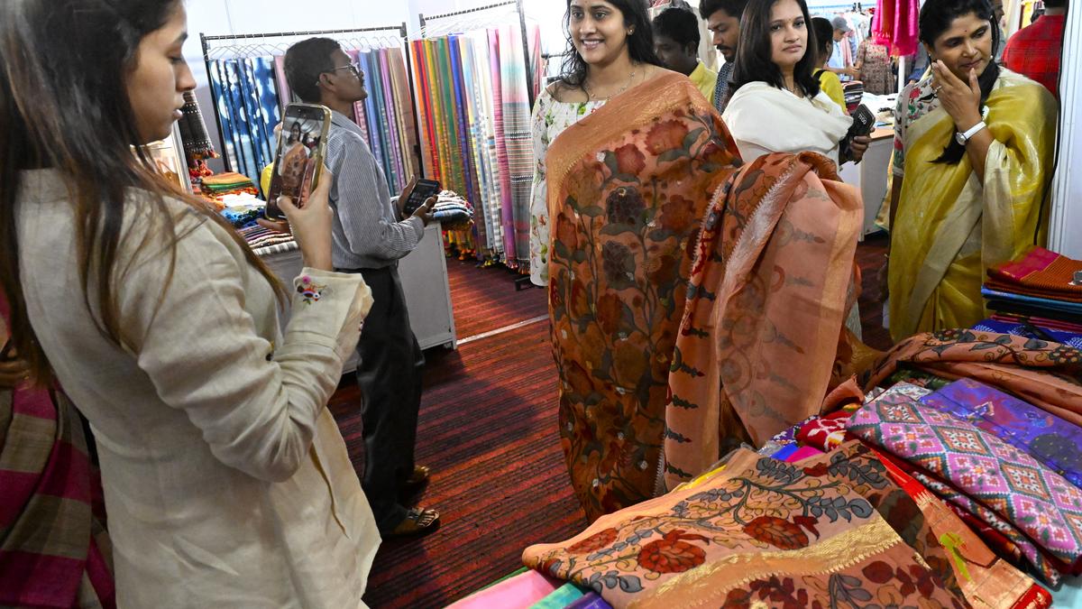Handloom exhibition &lsquo;Vasantham&rsquo; begins in Visakhapatnam