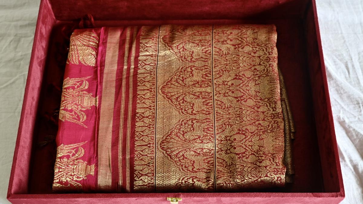 Rare glimpse of royal 112-year-old sari in Bengaluru this Navaratri