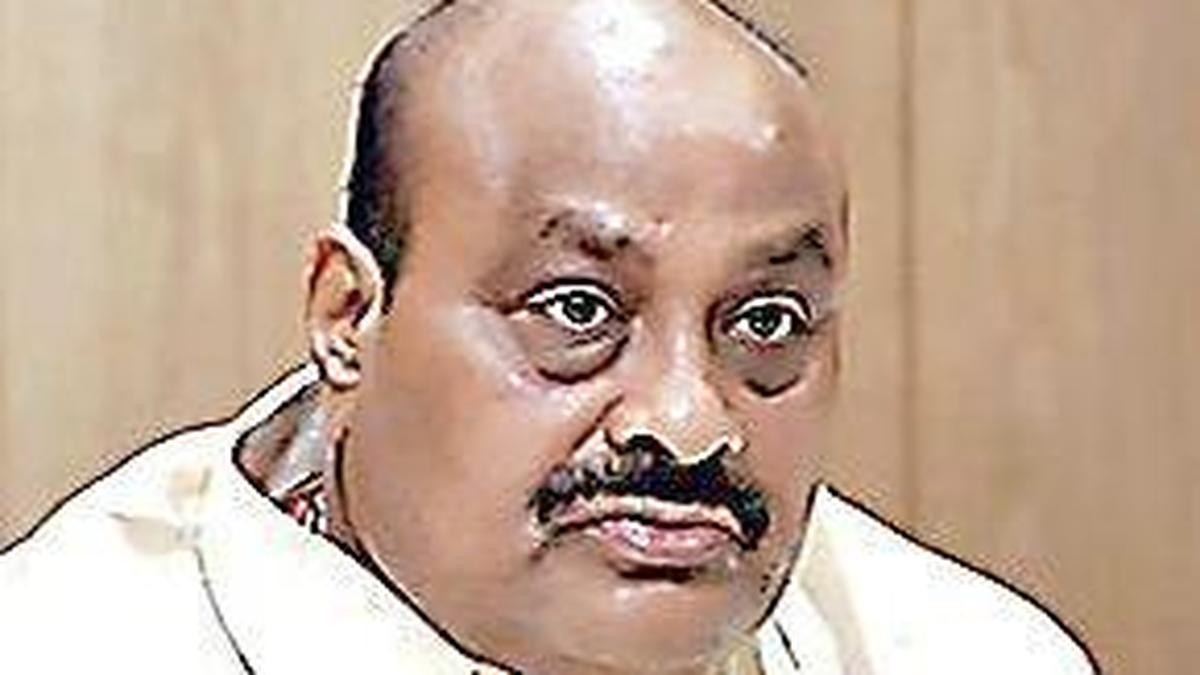 Shrimp feed manufacturers put on hold price hike following govt.’s intervention