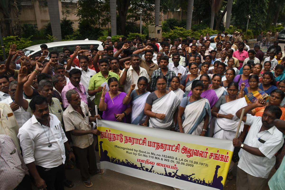 Madurai Corporation workers stage demonstration