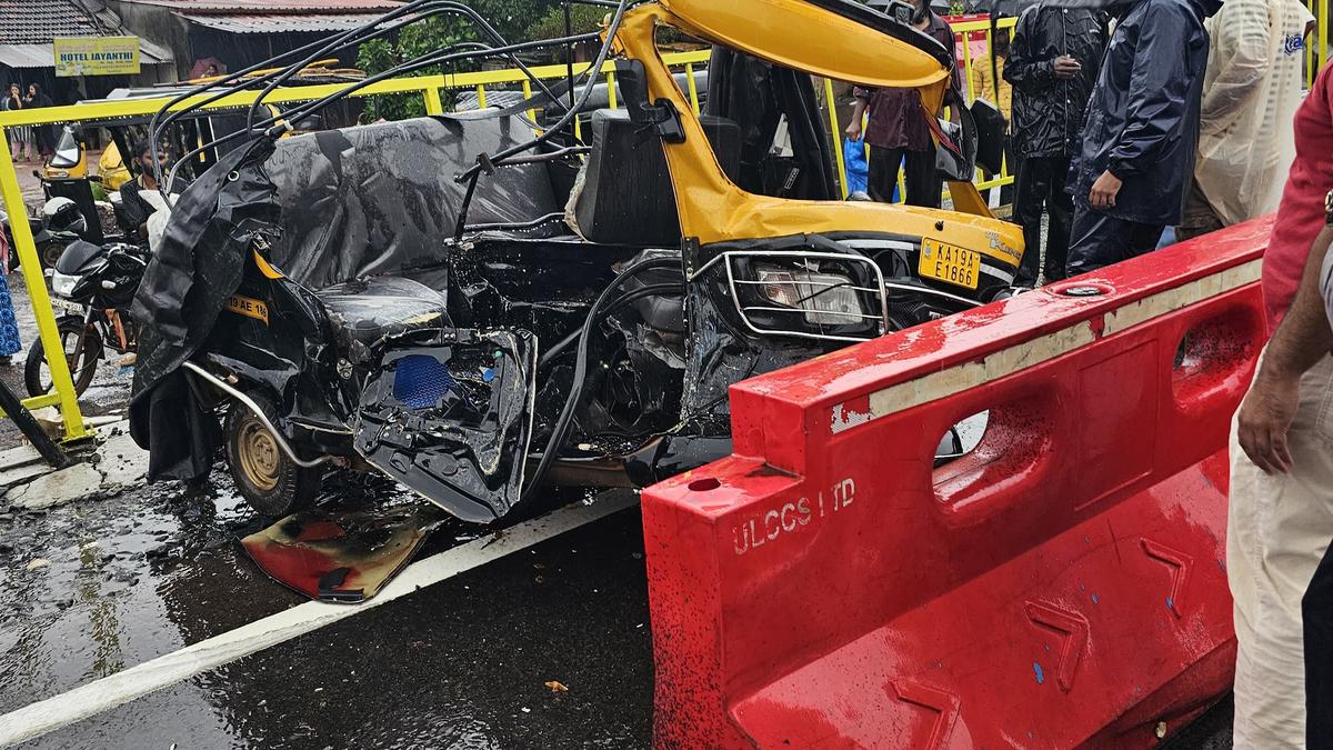 Five killed as KSRTC bus rams auto, bus waiting area at Talapady in Kerala