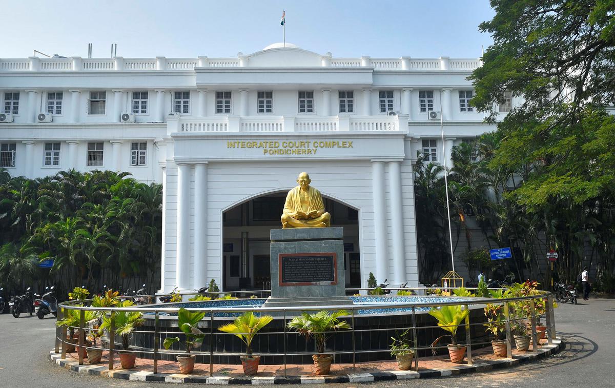 Madras HC recalls Puducherry Law Secretary to T.N., move comes after controversy in appointment of law officers