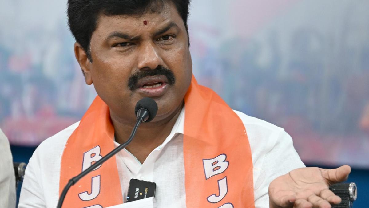 Raghavendra, Shivamogga MP, criticises Rahul Gandhi for his comments on PM Modi