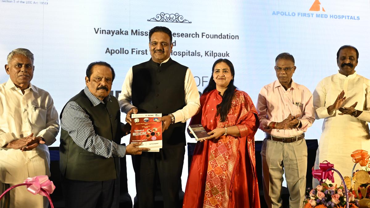 Books on medicine, health launched