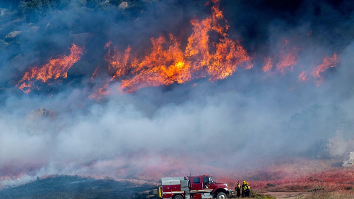 Southern California wildfire mostly contained as officials lift many evacuation orders