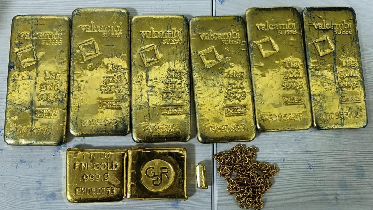 DRI officials unearth international gold smuggling racket, seize over 9 kg gold worth ₹6.29 crore