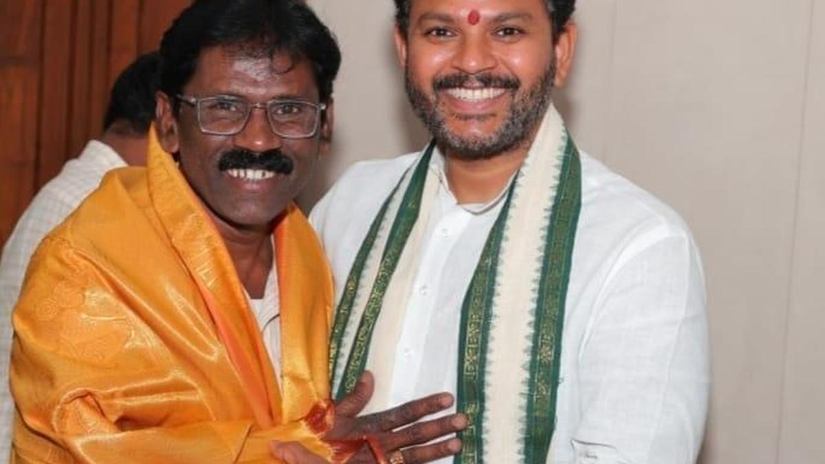 Organise more eye camps for elderly in rural areas: Union Minister