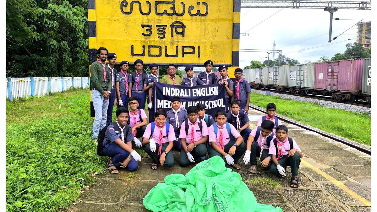 Scouts and Guides undertake cleanliness drive at Udupi Rly. Station
