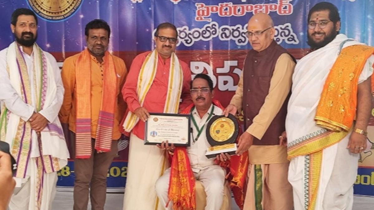 Astrologist Mantri Venkata Swamy gets Jyotisha Ratna award in Hyderabad