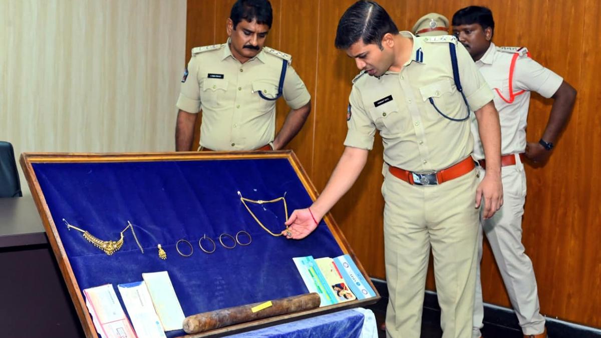 Domestic help arrested for murder of elderly woman in Kurnool district