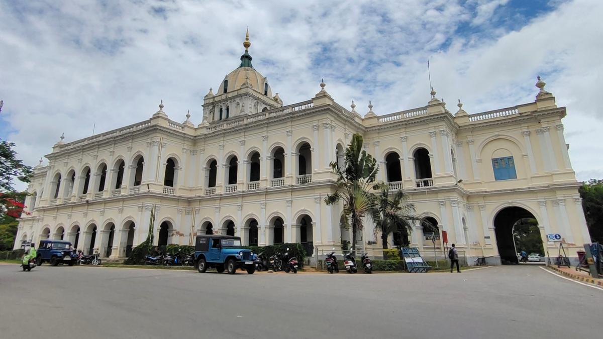 Old DC office in Mysuru likely to house museum for display of rare artefacts, says H.K. Patil