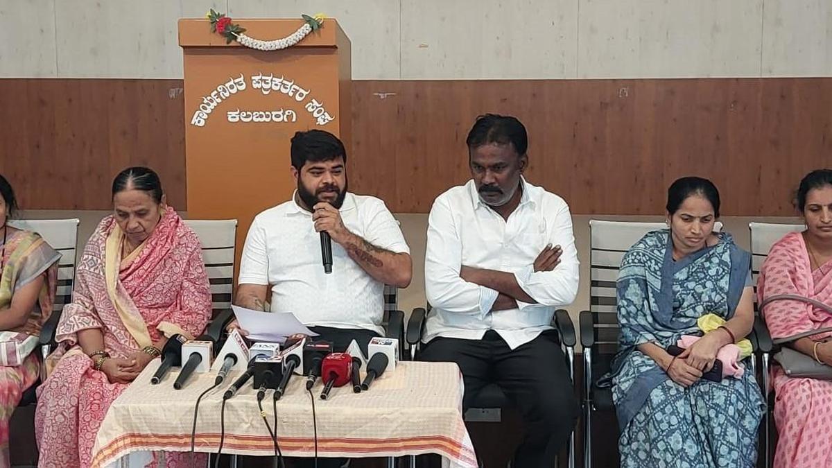 Family of three murdered accuses police of failing to arrest accused