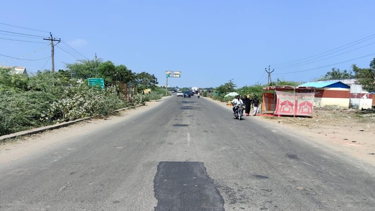 Driving on Nagapattinam–Thiruthuraipoondi road becomes a nightmare those visiting Velankanni