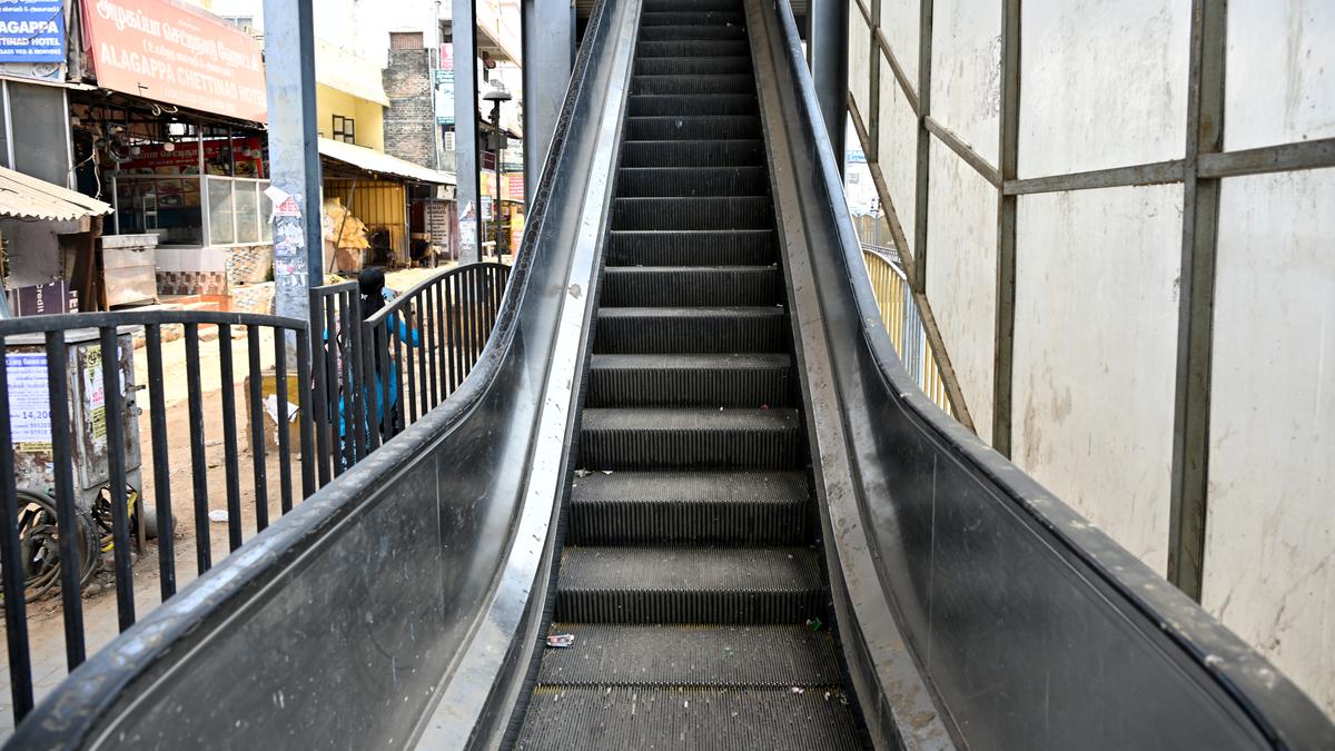 Dysfunctional escalators near Chennai’s Tambaram Sanatorium bus terminus irk commuters