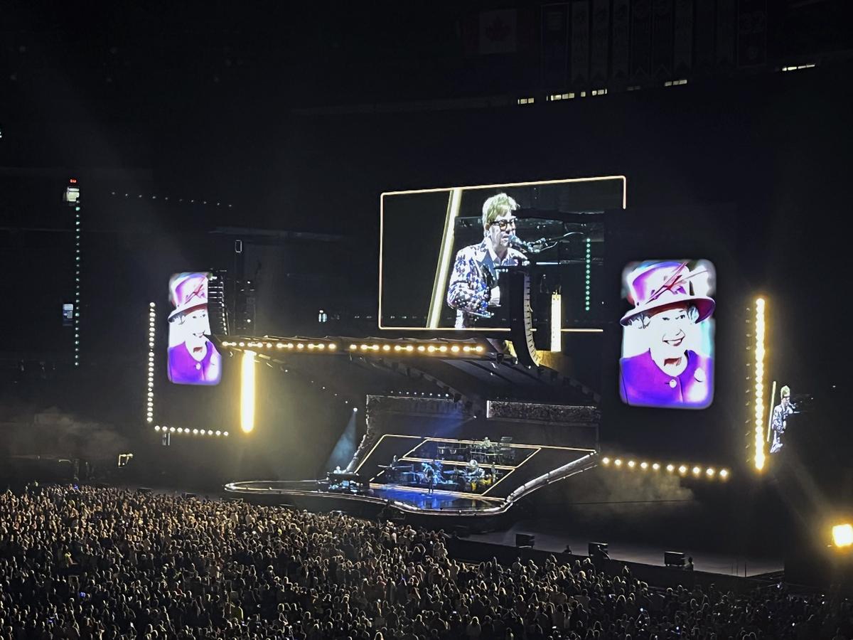 Elton John paid tribute to Queen Elizabeth II at his final concert in Toronto. 