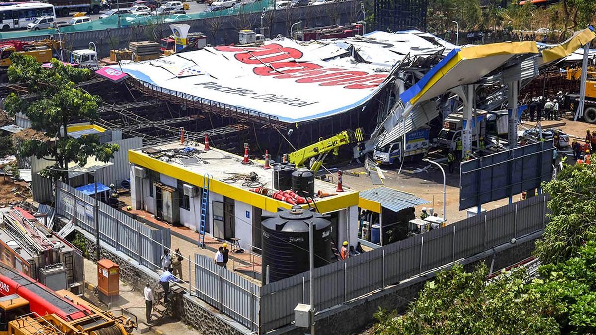 Ghatkopar hoarding was installed on weak foundation: Mumbai institute's report