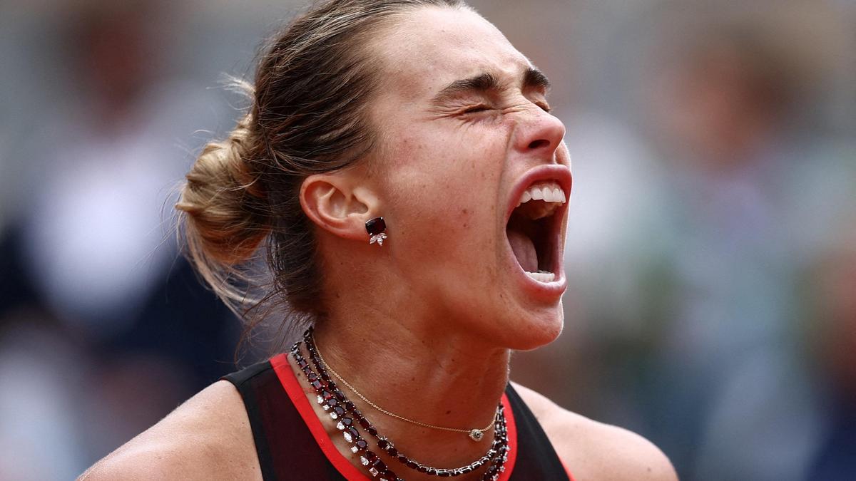 Top-ranked Aryna Sabalenka goes out of the French Open after quarterfinal defeat to Diana Shnaider