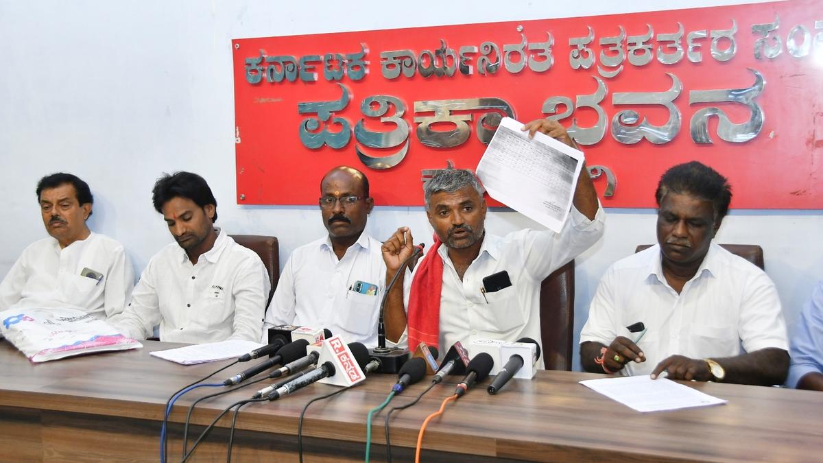 Farmers demand compensation for crops damaged due to residual discharge from cement plant in Kalaburagi