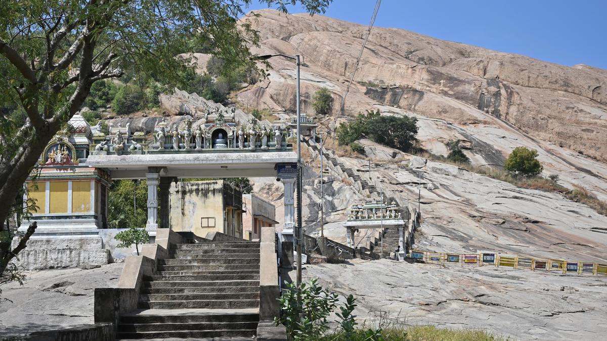 Thirupparankundram row: HC permits fasting in support of lighting lamp at Deepathoon