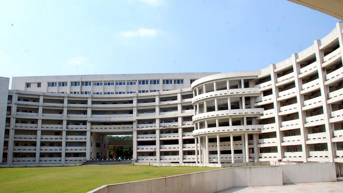 GITAM&nbsp;university student death | NHRC issues notice to Telangana DGP, Government