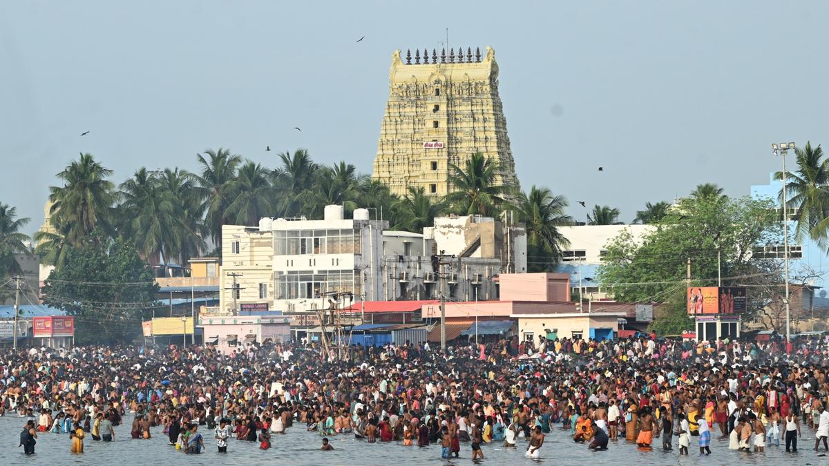 Devotees pay obeisance to their ancestors on Mahalaya Amavasya