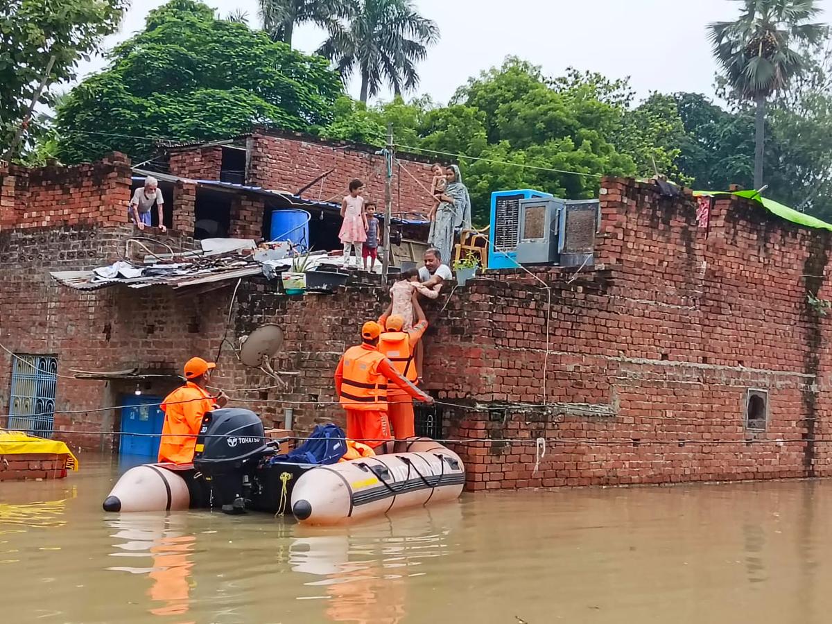 NDRF teams conduct Flood Water Rescue (FWR) operations in Prayagraj & Varanasi, on August 4, 2025.  Photo: @NDRFHQ X/ANI Photo