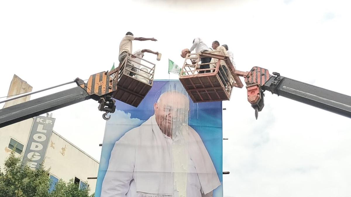 Followers of Deve Gowda celebrate his birthday in Hassan