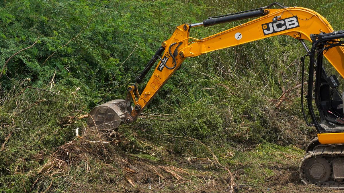 Worker caught in the debris killed after excavator cuts off his head in Chennai