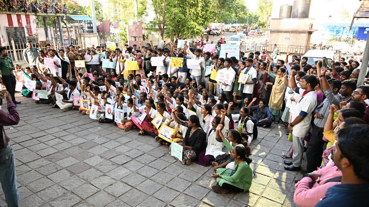 Demanding a minimum guarantee: safety for women in health workforce in Tamil Nadu
Premium