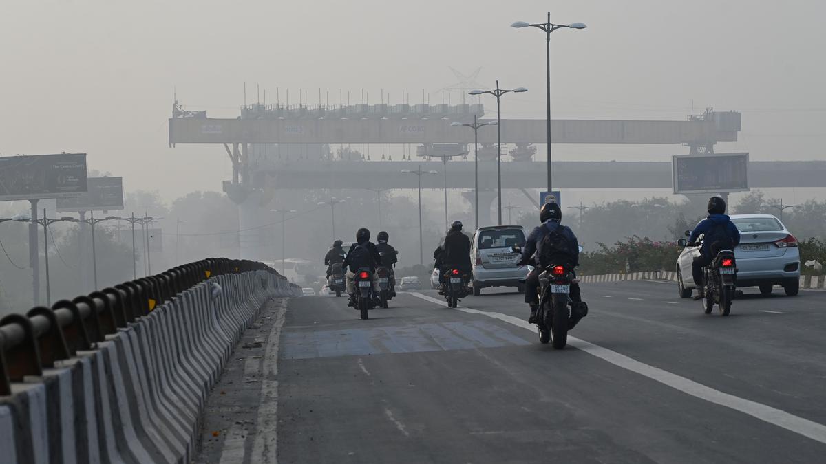 Delhi's Air Quality Deteriorates; AQI 'very Poor' For 3rd Straight Day ...