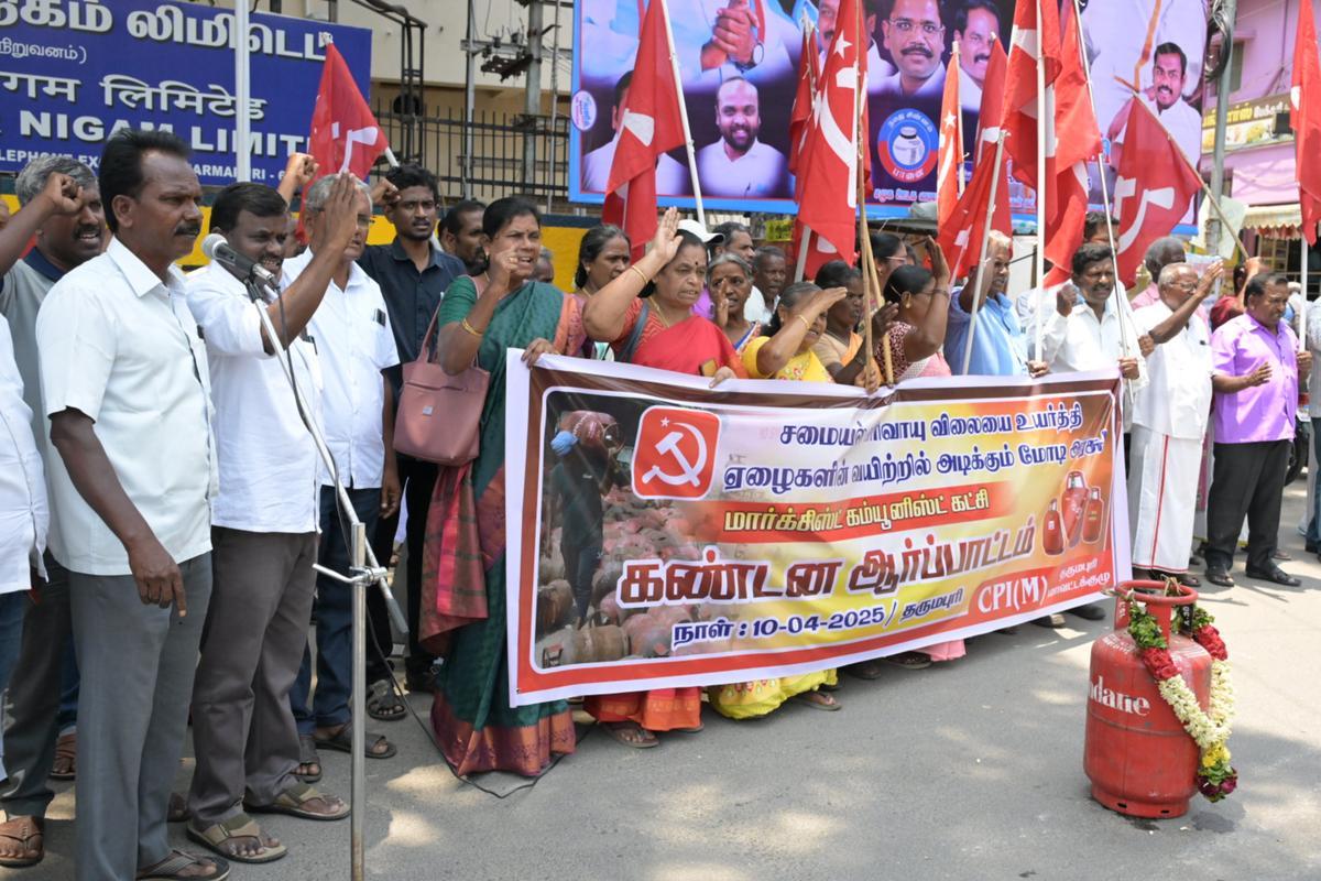 CPI(M) protests fuel price hike in Chennai